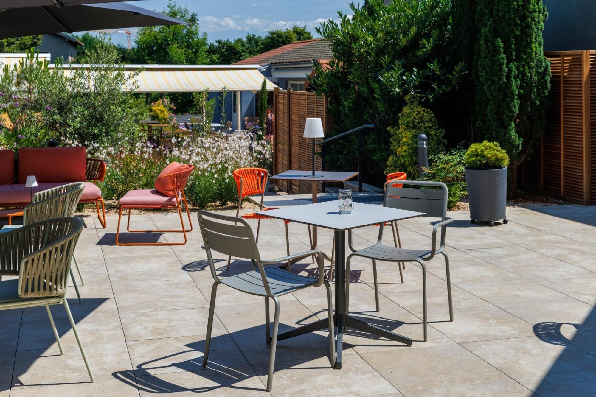The Originals Boutique, Hotel Le Pariou, Issoire Buitenkant foto